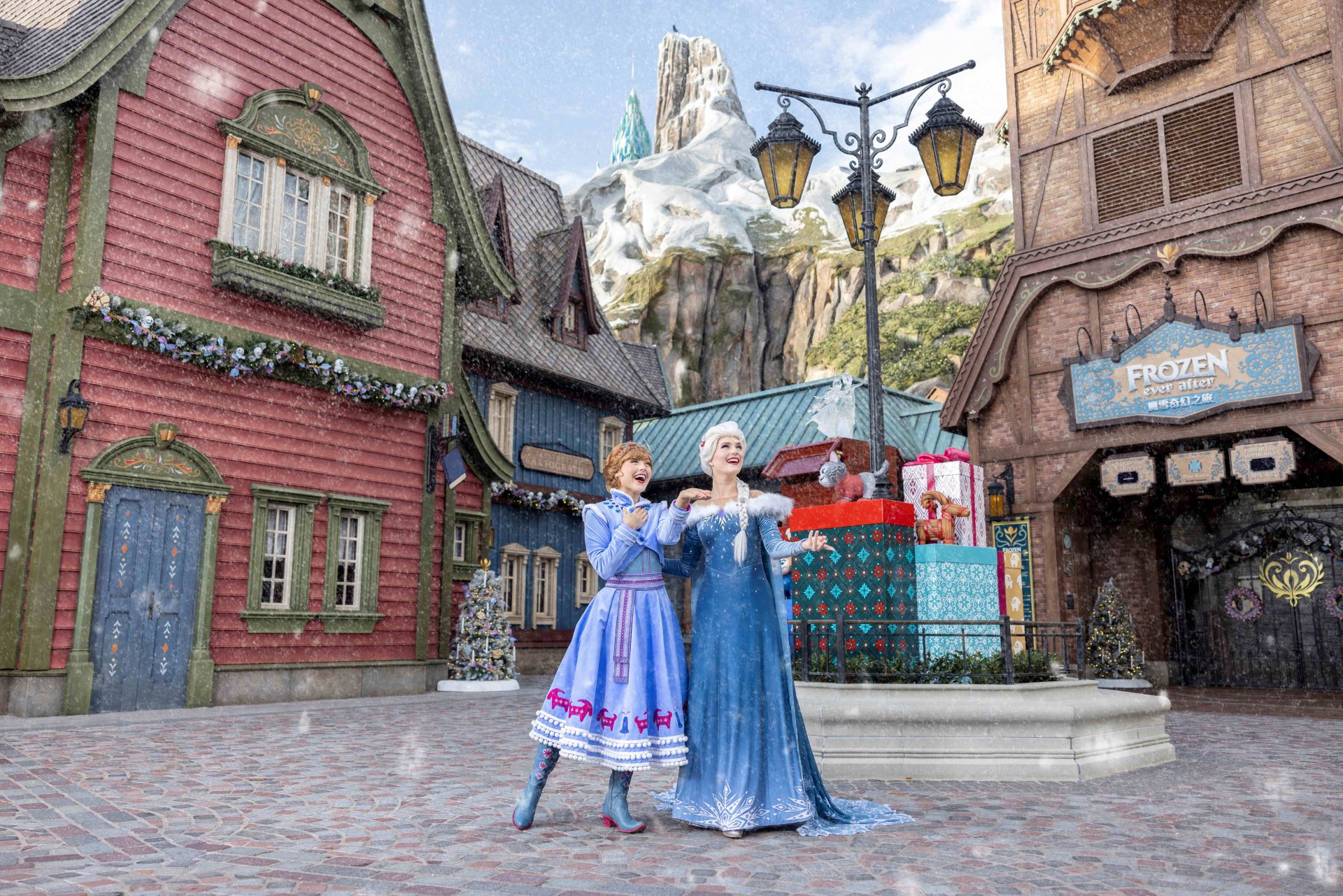 World of Frozen at Hong Kong Disneyland - Holidays
