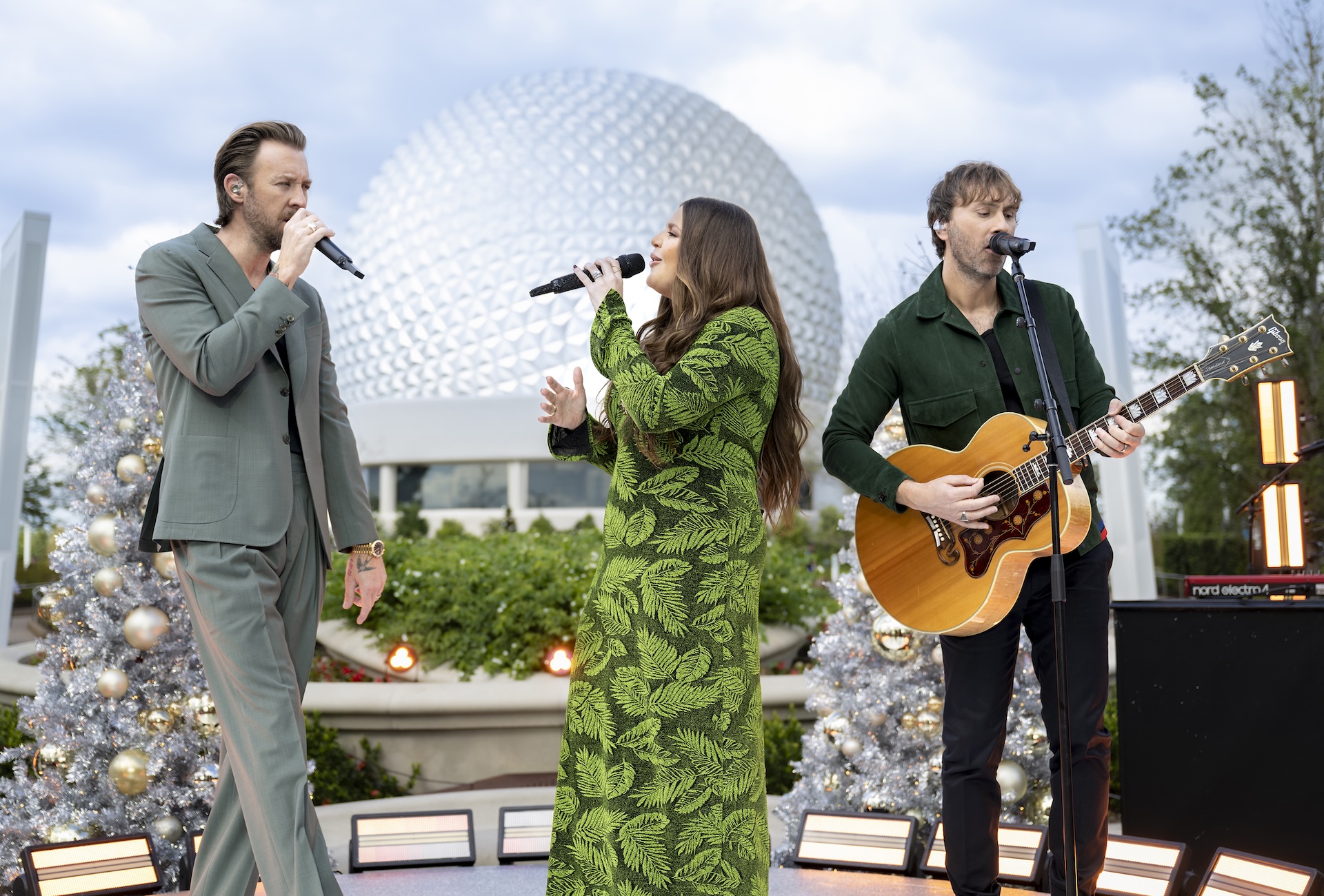 2025 Disney Parks Magical Christmas Day Parade Lady A