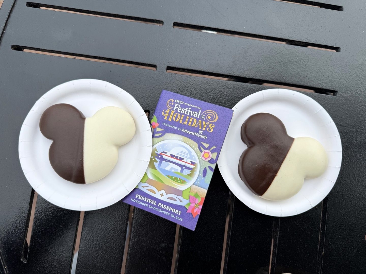 Holiday Cookie Stroll at EPCOT International Festival of the Holidays Mickey-shaped Almond Black and White Cookie 