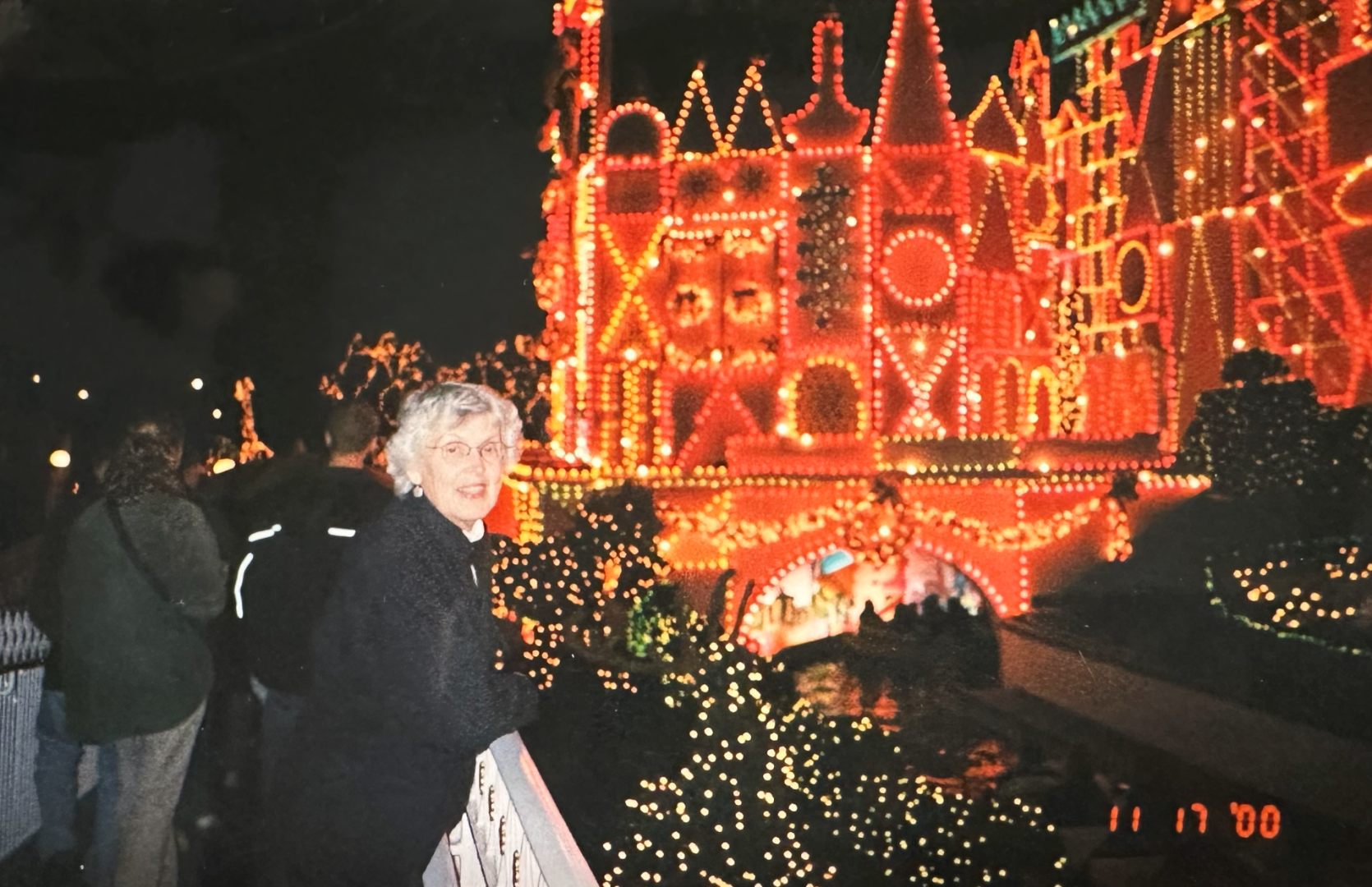 it's a small world in 2000