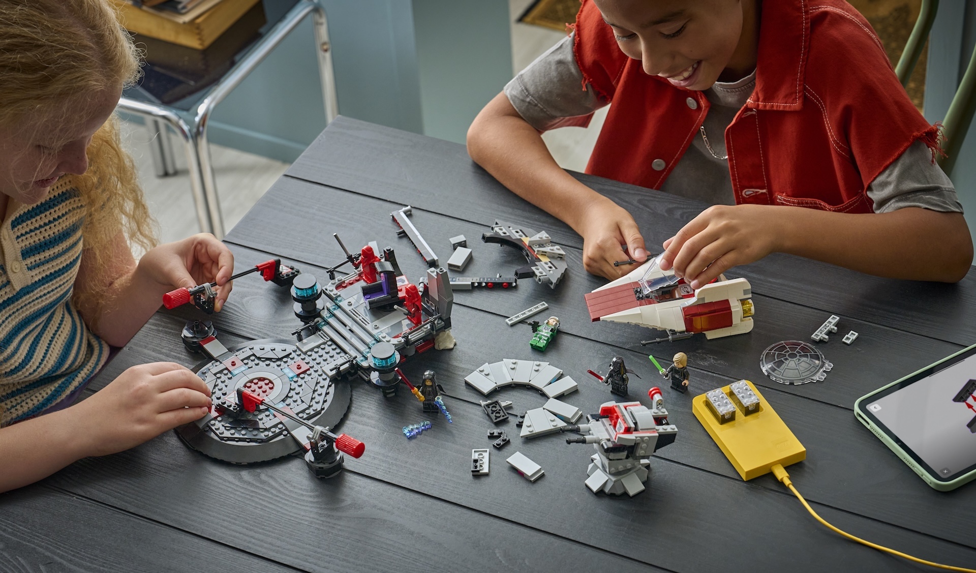 New LEGO SMART Play Platform Featuring LEGO Star Wars