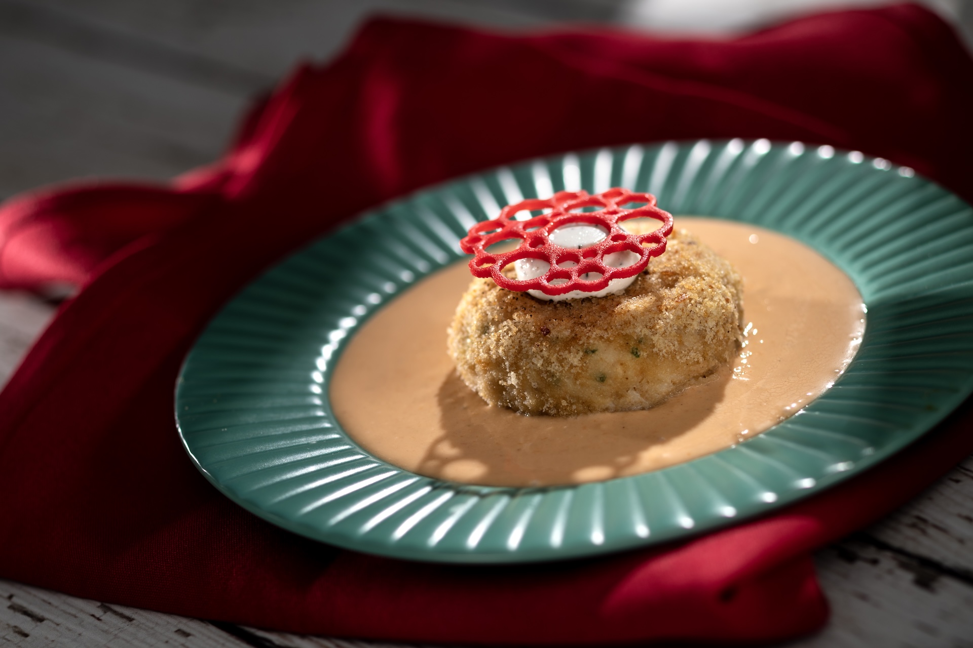 Gâteau de Crabe, Bisque de Homard, Crème Citron et Aneth: Crab cake, lobster bisque, and lemon-dill sour cream (New)