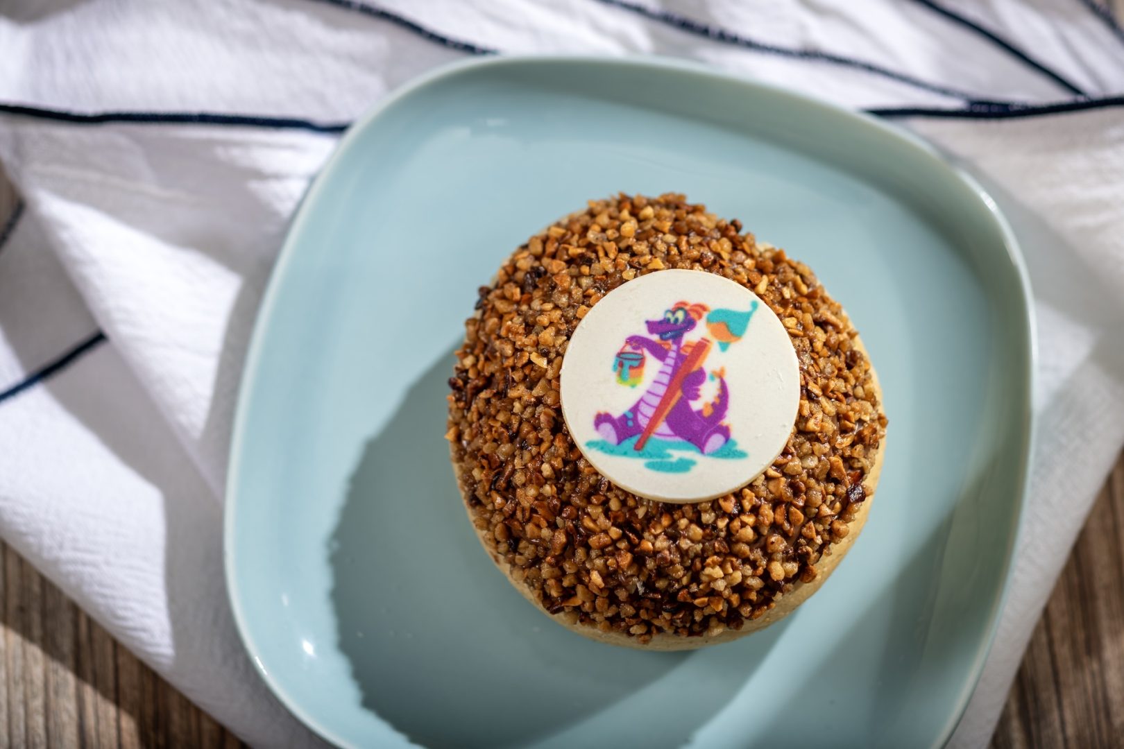 Hazelnut Praline Boller: Cardamom bun with hazelnut cream (New)